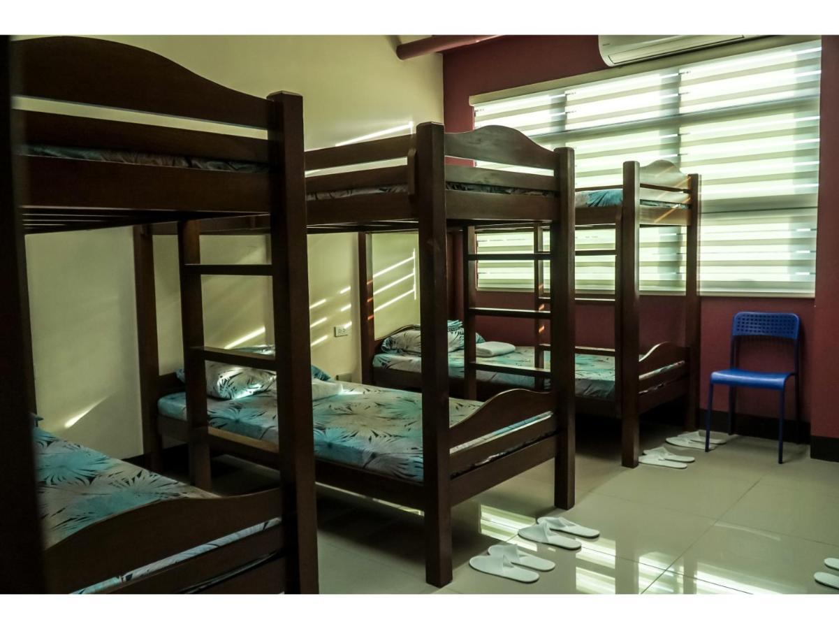 M28 Hotel And Apartments เกซอนซิตี้ ภายนอก รูปภาพ