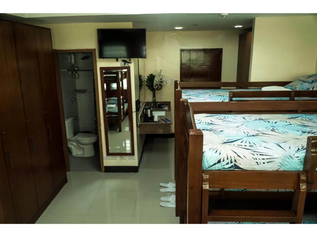 M28 Hotel And Apartments เกซอนซิตี้ ภายนอก รูปภาพ
