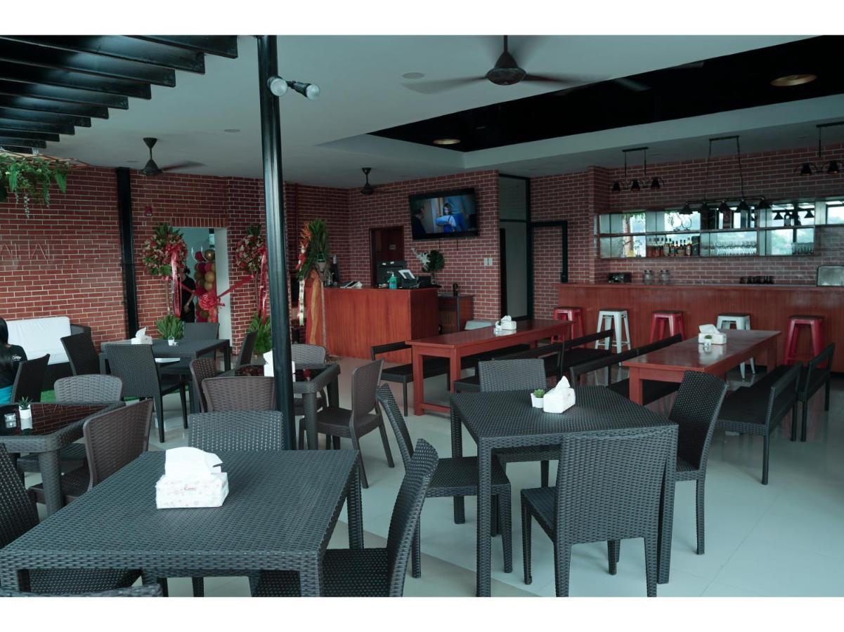 M28 Hotel And Apartments เกซอนซิตี้ ภายนอก รูปภาพ