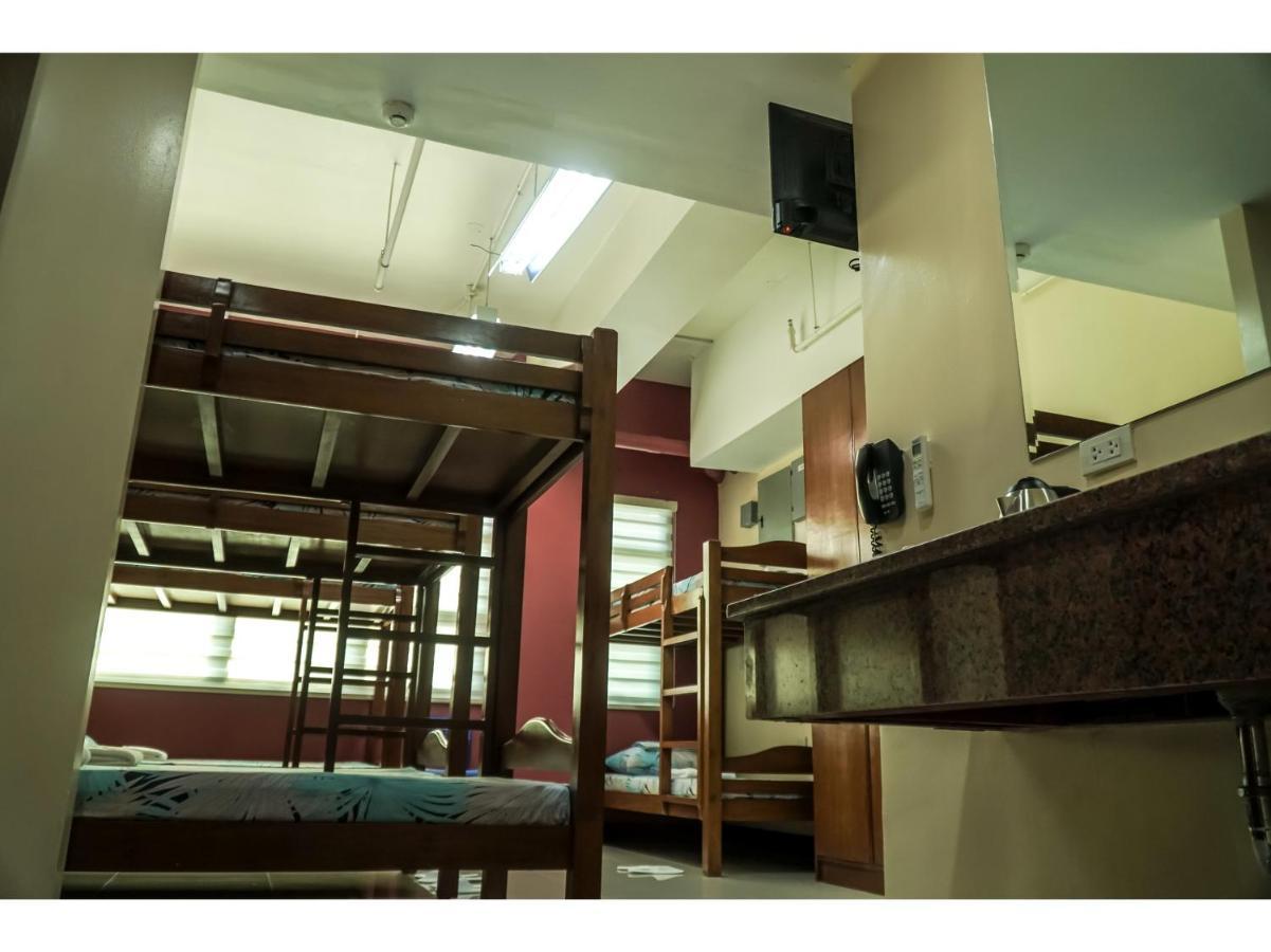 M28 Hotel And Apartments เกซอนซิตี้ ภายนอก รูปภาพ