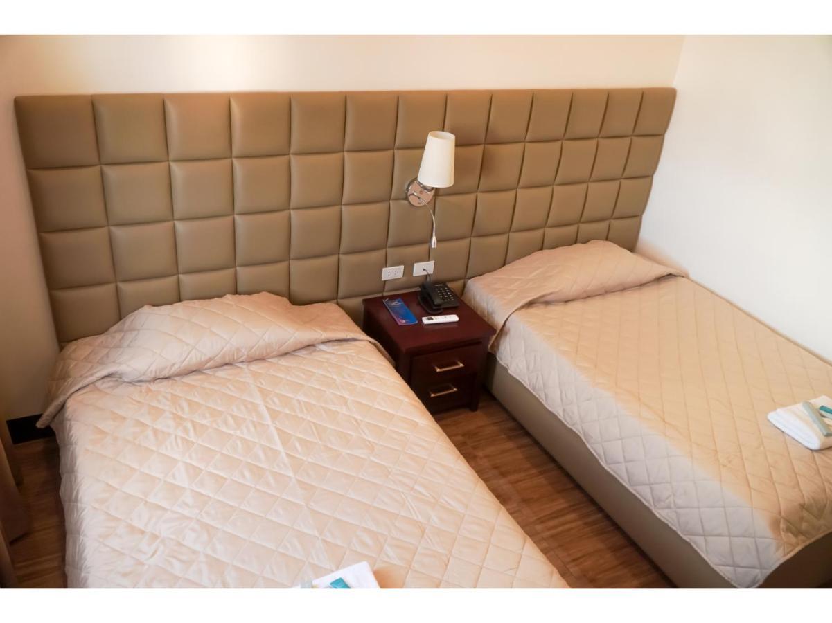 M28 Hotel And Apartments เกซอนซิตี้ ภายนอก รูปภาพ